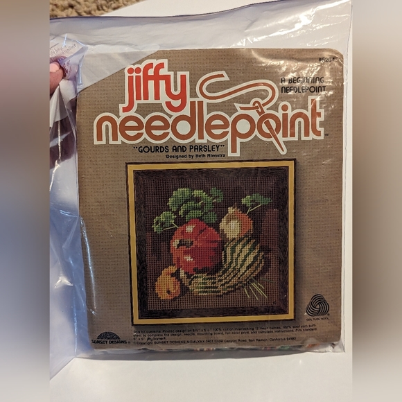 JIFFY NEEDLEPOINT GOURDS & PARSLEY BEGINNERS NEEDLEPOINT KIT - Picture 2 of 4